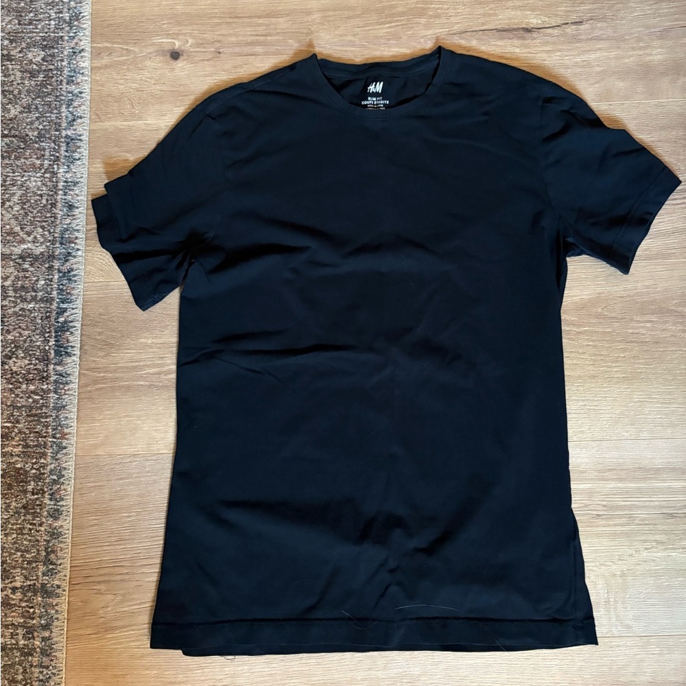 H&M slim fit Men's Black short sleeve T-Shirt | Medium